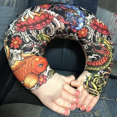 подушка - руки якудза